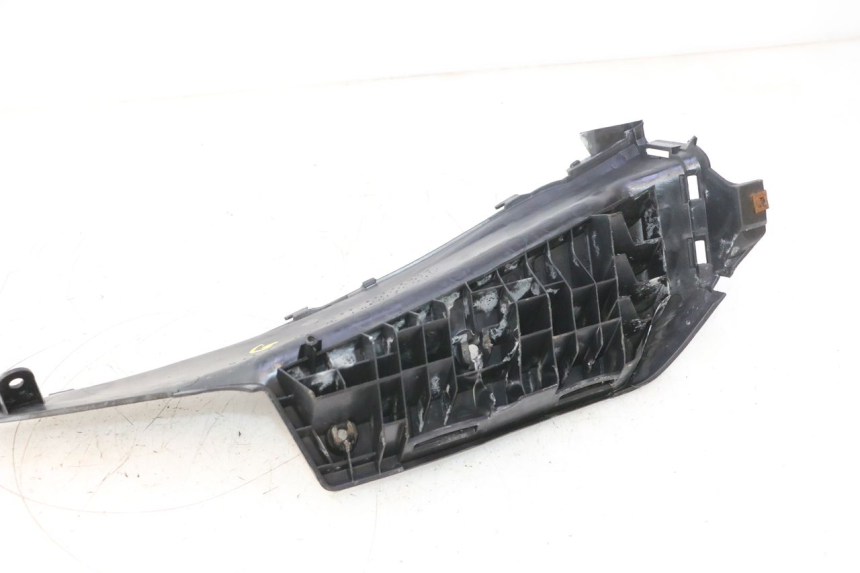 photo de LINKER VOETSTEUN SUZUKI BURGMAN 125 (2007 - 2014) - Andere kijkhoek