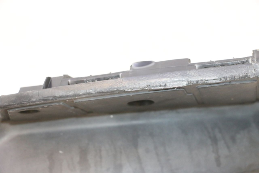 photo de LINKER VOETSTEUN SUZUKI BURGMAN 125 (2007 - 2014) - Technische close-up