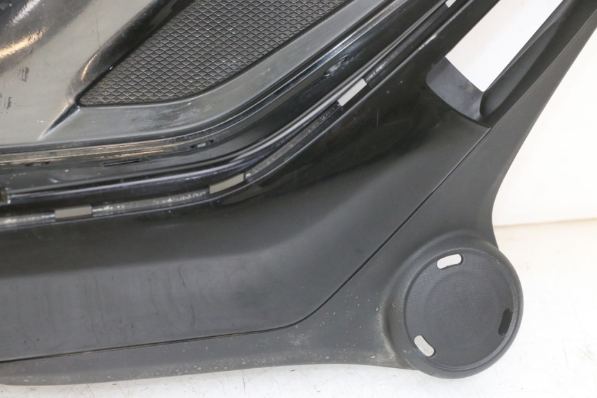 photo de LINKER VOETSTEUN PIAGGIO IE MP3 YOURBAN 300 (2011 - 2016) - Focus op structuur