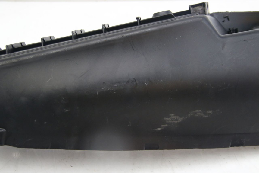 photo de LINKER VOETSTEUN PIAGGIO MP3 125 (2006 - 2014) - Kenmerkende details