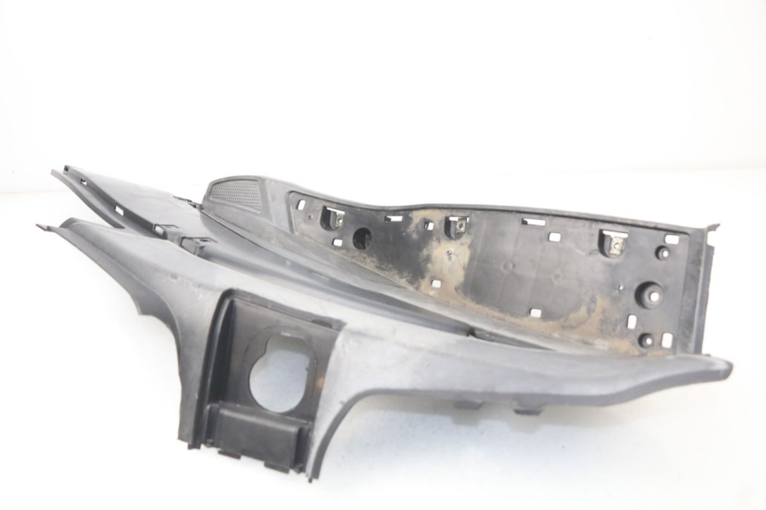 photo de LINKER VOETSTEUN RAZZO STEED 125 (2012 - 2018) - Bevestigingspunten