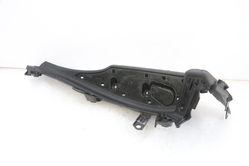 photo de LINKER VOETSTEUN YAMAHA TRICITY 300 (2020 - 2024) - Kenmerkende details