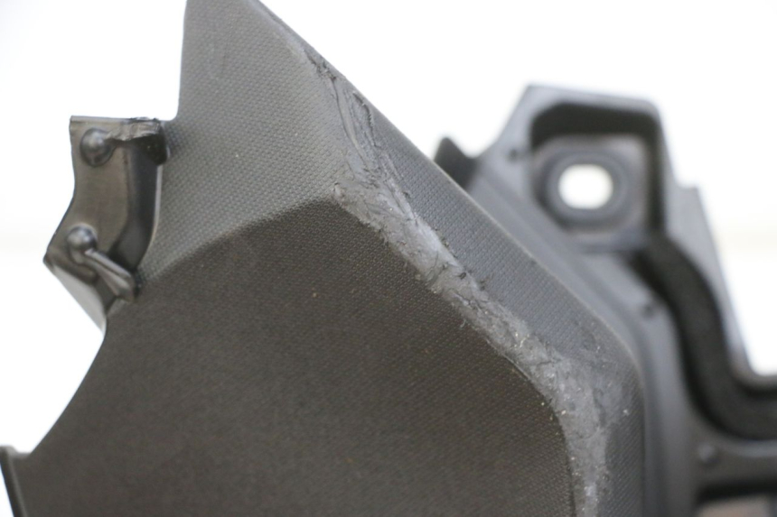 photo de LINKER VOETSTEUN YAMAHA TRICITY 300 (2020 - 2024) - Zoom op componenten