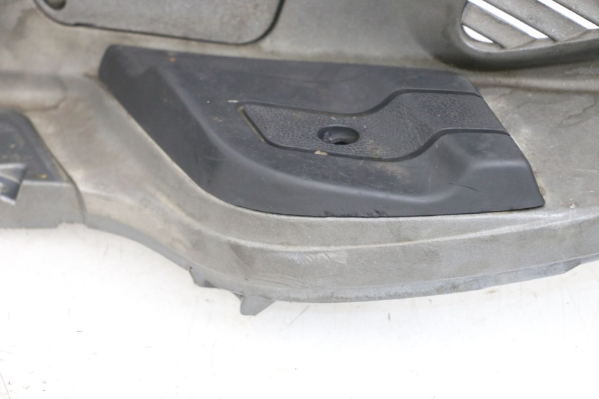 photo de LINKER VOETSTEUN PIAGGIO X9 125 (2000 - 2003) - Technische close-up