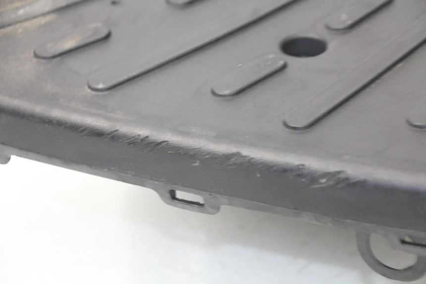 photo de VOETSTEUN PEUGEOT KISBEE 2T 50 (2010 - 2017) - Bevestigingspunten