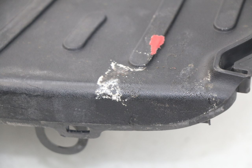 photo de VOETSTEUN PEUGEOT KISBEE 2T 50 (2010 - 2017) - Zoom op componenten