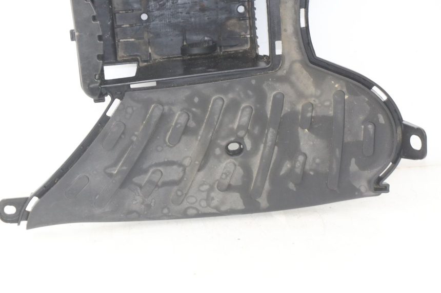 photo de VOETSTEUN PEUGEOT KISBEE 2T 50 (2010 - 2017) - Staat van het oppervlak