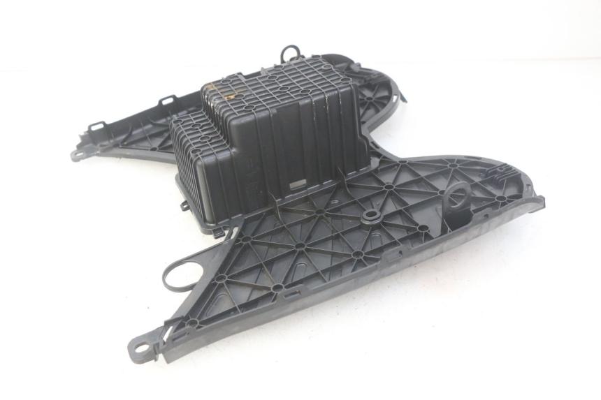 photo de VOETSTEUN PEUGEOT KISBEE 4T 50 (2010 - 2017) - Bevestigingspunten