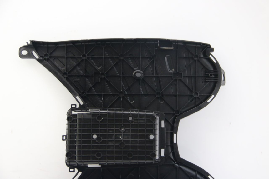 photo de VOETSTEUN PEUGEOT KISBEE 4T 50 (2018 - 2022) - Zoom op gebruiksstaat