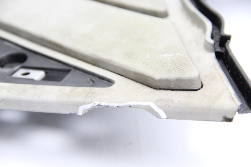 photo de VOETSTEUN PIAGGIO NEW TYPHOON 50 (2010 - 2017) - Bevestigingspunten