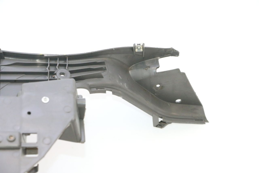 photo de VOETSTEUN HONDA SH 125 (2001 - 2003) - Bevestigingspunten