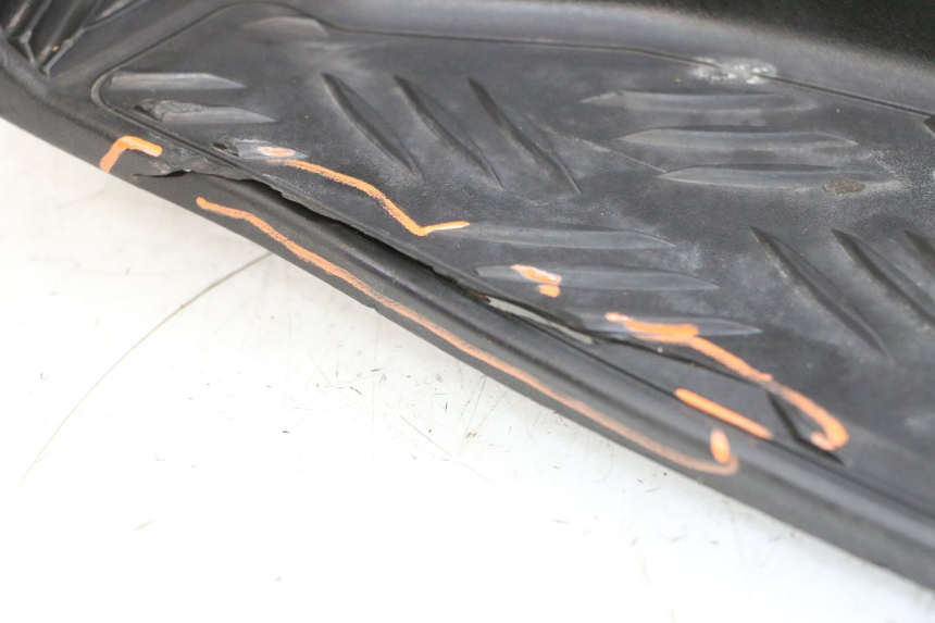 photo de VOETSTEUN PEUGEOT SPEEDFIGHT 4 4T EFI 50 (2021 - 2025) - Visuele inspectie