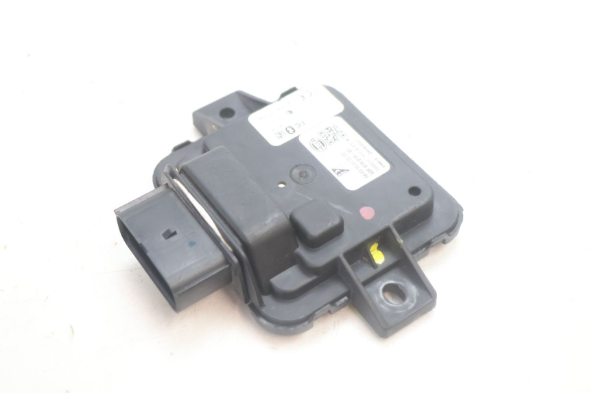 photo de INTERFACEMODULE PIAGGIO MP3 HPE 530 (2022 - 2026) - Detail van het onderdeel