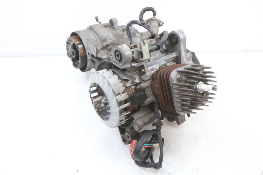 photo de MOTOR KYMCO AGILITY FR 2T 50 (2012 - 2017) - Andere kijkhoek