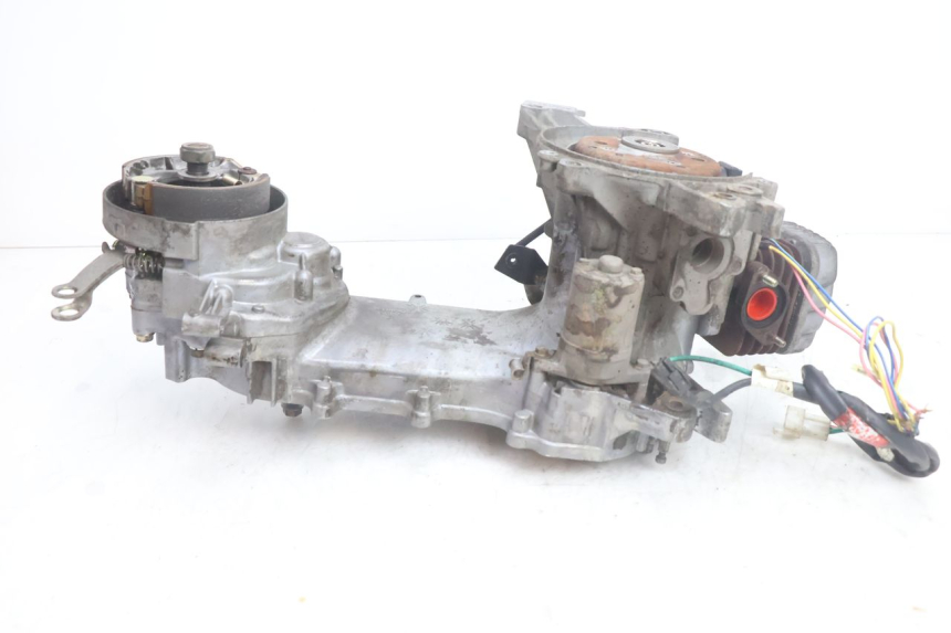 photo de MOTOR KYMCO AGILITY FR 2T 50 (2012 - 2017) - Visuele inspectie