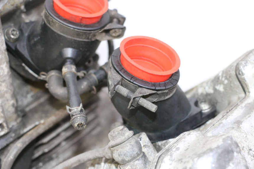 photo de MOTOR HYOSUNG GV AQUILA 125 (2000 - 2009) - Visuele inspectie