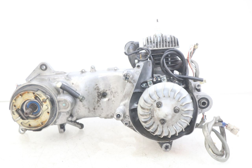 photo de MOTOR MBK BOOSTER SPIRIT 50 (2004 - 2017) - Alternatieve hoek