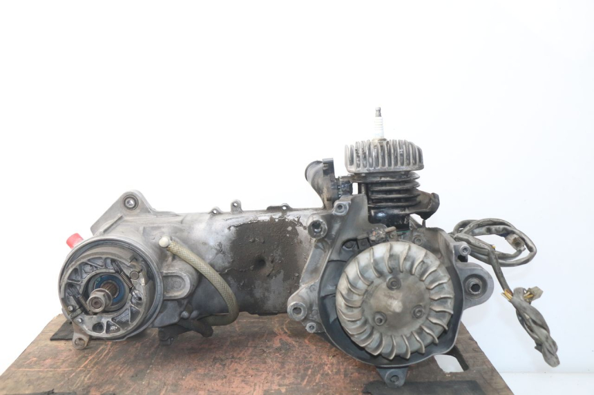 photo de MOTOR MBK BOOSTER SPIRIT NAKED 50 (2004 - 2017) - Zoom op componenten