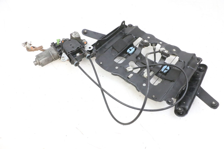 photo de BOL MOTOR SUZUKI BURGMAN 650 (2013 - 2020) - Zoom op gebruiksstaat