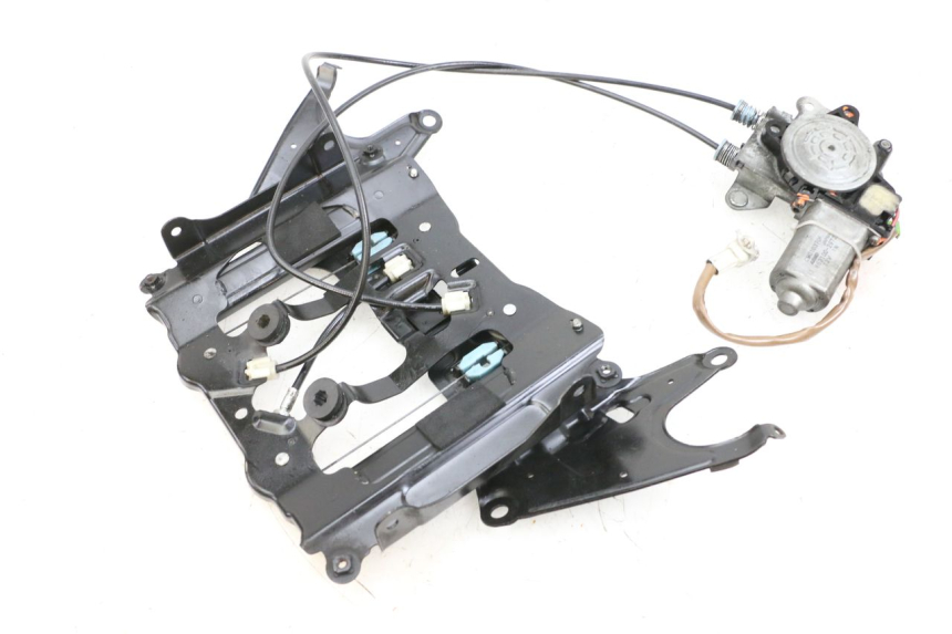 photo de BOL MOTOR SUZUKI BURGMAN EXECUTIVE ABS 650 (2006 - 2012) - Markeringen en referenties