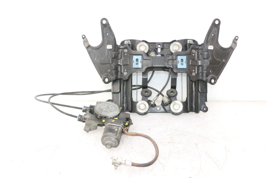photo de BOL MOTOR SUZUKI BURGMAN EXECUTIVE ABS 650 (2006 - 2012) - Hoofdaanzicht