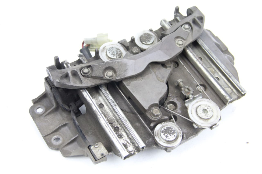 photo de BOL MOTOR YAMAHA FJR ABS 1300 (2006 - 2012) - Bevestigingspunten