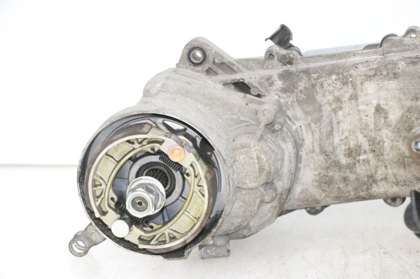 photo de MOTOR PEUGEOT DJANGO 4T 50 (2014 - 2019) - Zoom op componenten