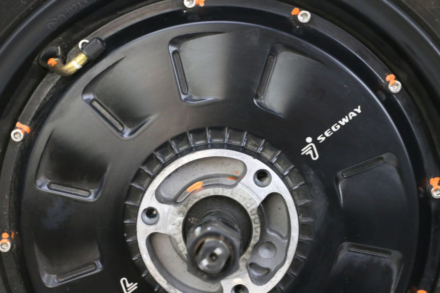 photo de MOTOR SEGWAY NINEBOT E125S 1 (2022 - 2026) - Staat van het oppervlak