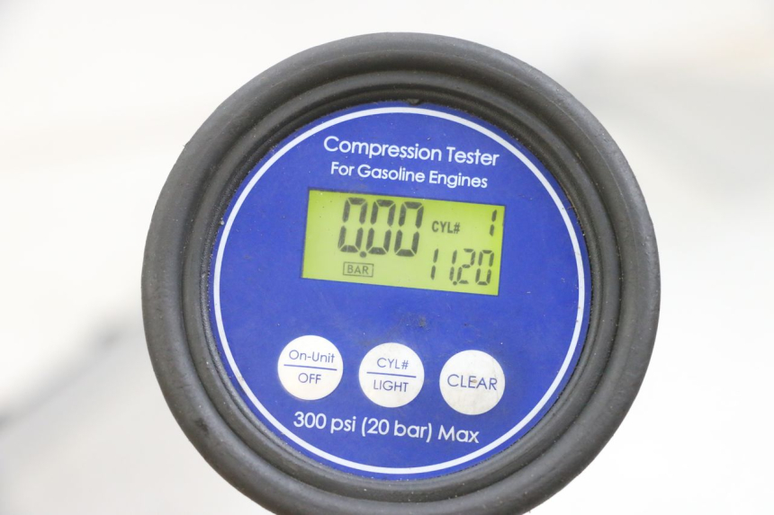 photo de MOTOR PEUGEOT ELYSEO 125 (1999 - 2004) - Profielaanzicht