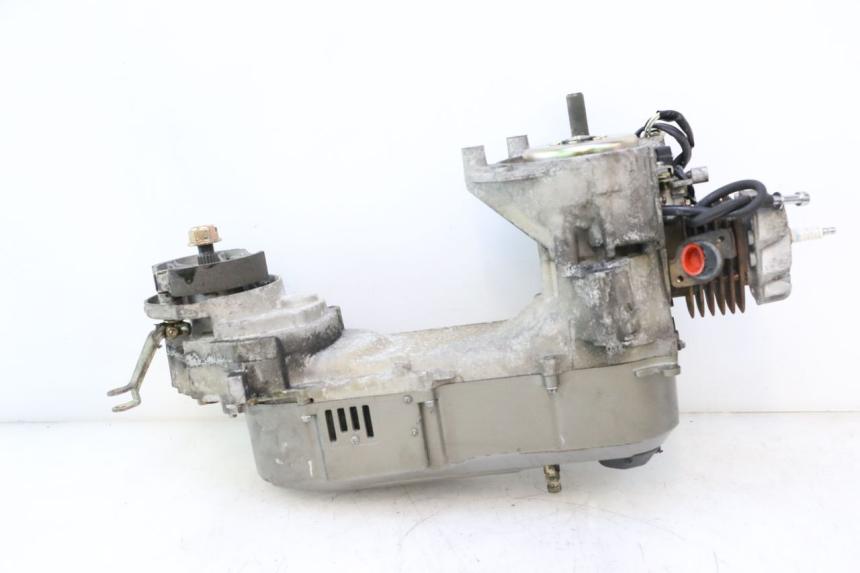 photo de MOTOR KEEWAY F-ACT NAKED 50 (2009 - 2014) - Bevestigingspunten