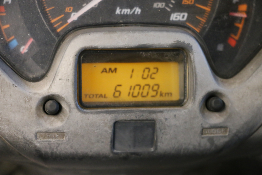 photo de MOTOR HONDA FES PANTHEON 125 (2003 - 2007) - Zoom op gebruiksstaat