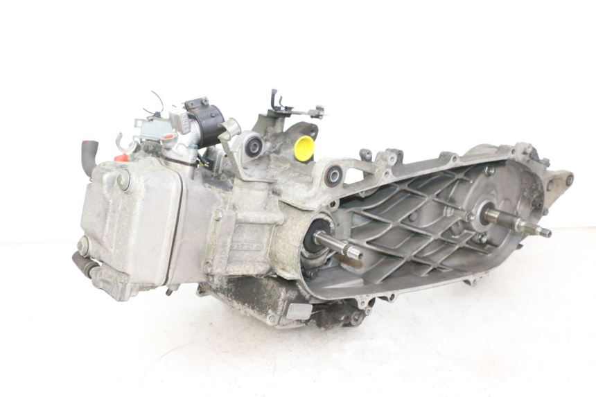 photo de MOTOR HONDA FES S-WING SWING ABS 125 (2007 - 2015) - Zoom op gebruiksstaat