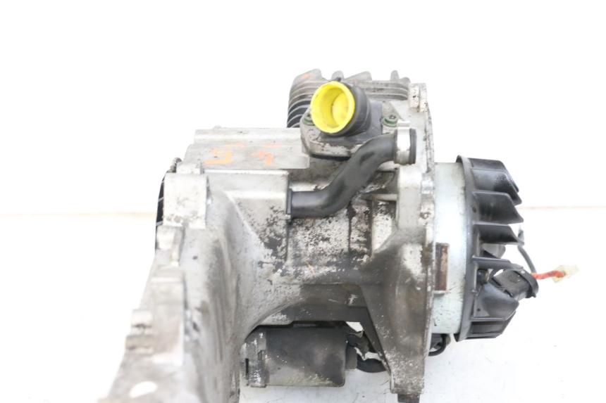 photo de MOTOR PIAGGIO FLY 2T 50 (2004 - 2017) - Andere kijkhoek