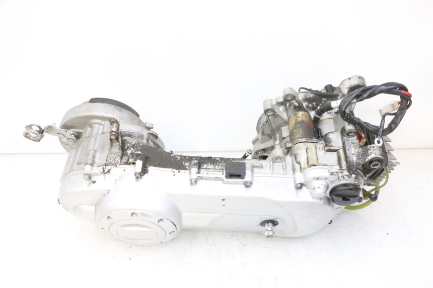 photo de MOTOR PIAGGIO FLY 2T 50 (2004 - 2017) - Andere kijkhoek