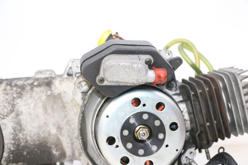 photo de MOTOR PIAGGIO FLY 2T 50 (2004 - 2017) - Markeringen en referenties