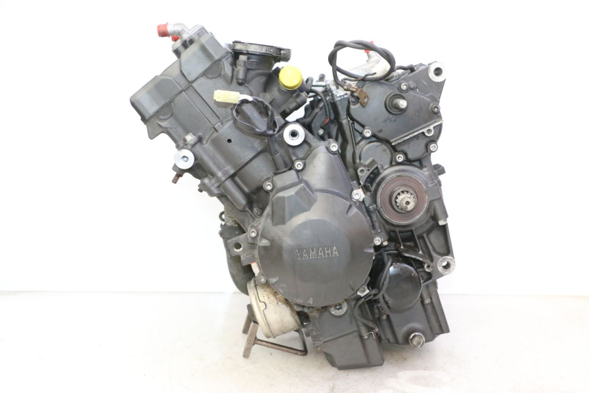 photo de MOTOR YAMAHA FZ6 FAZER S2 600 (2007 - 2011) - Hoofdaanzicht