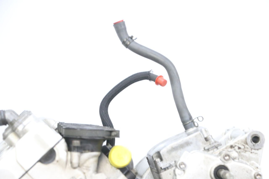 photo de MOTOR YAMAHA FZ6 N FAZER 600 (2004 - 2006) - Detailaanzicht