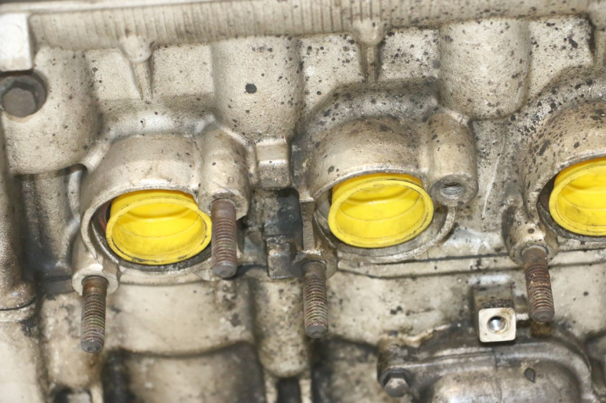 photo de MOTOR YAMAHA FZ6 N FAZER 600 (2004 - 2006) - Alternatieve hoek