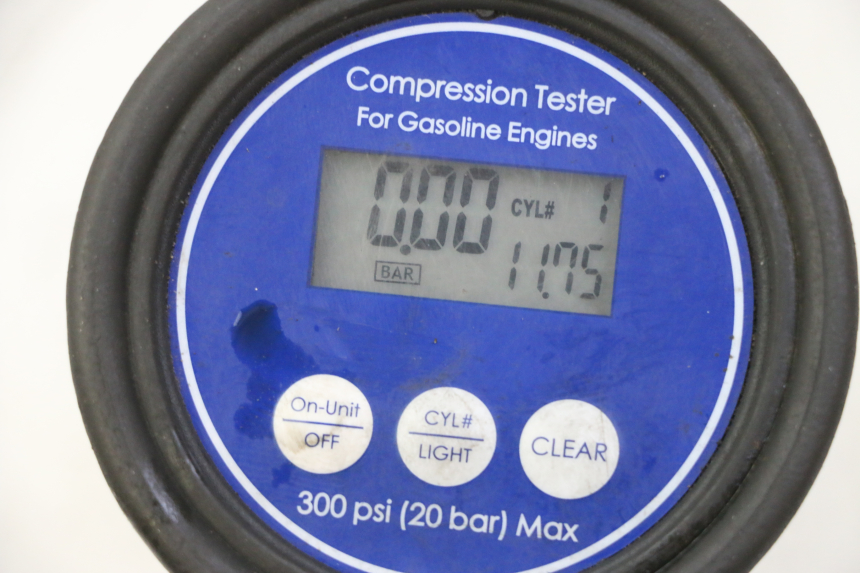 photo de MOTOR YAMAHA FZ6 N FAZER 600 (2004 - 2006) - Markeringen en referenties