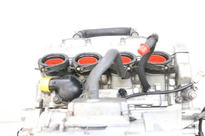 photo de MOTOR YAMAHA FZ6 N FAZER 600 (2004 - 2006) - Andere kijkhoek