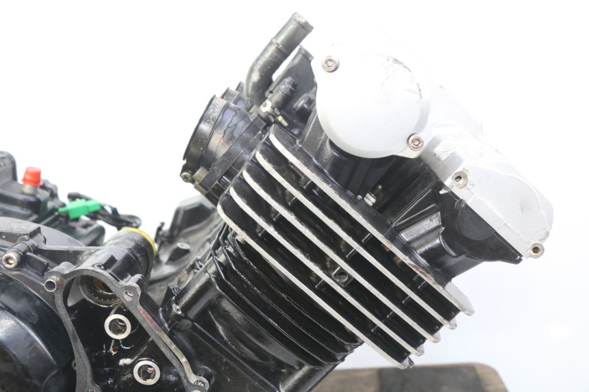 photo de MOTOR YAMAHA FZS FAZER 600 (1998 - 2001) - Alternatieve hoek