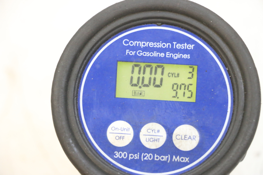 photo de MOTOR SUZUKI GSF N BANDIT 600 (1996 - 1999) - Alternatieve hoek