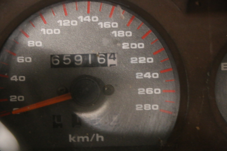 photo de MOTOR SUZUKI GSX-F GSX  F 1100 (1988 - 1994) - Focus op structuur