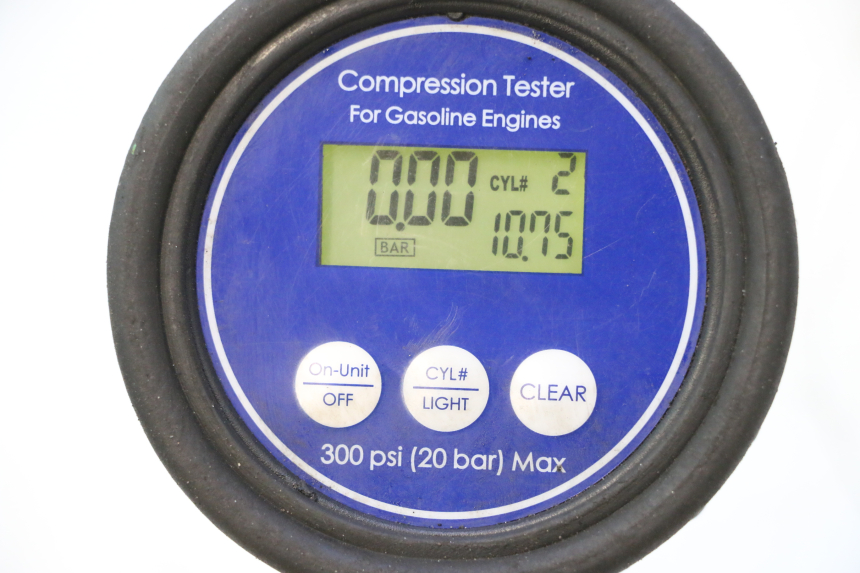 photo de MOTOR SUZUKI GSX F GSXF 750 (1988 - 1998) - Zoom op componenten