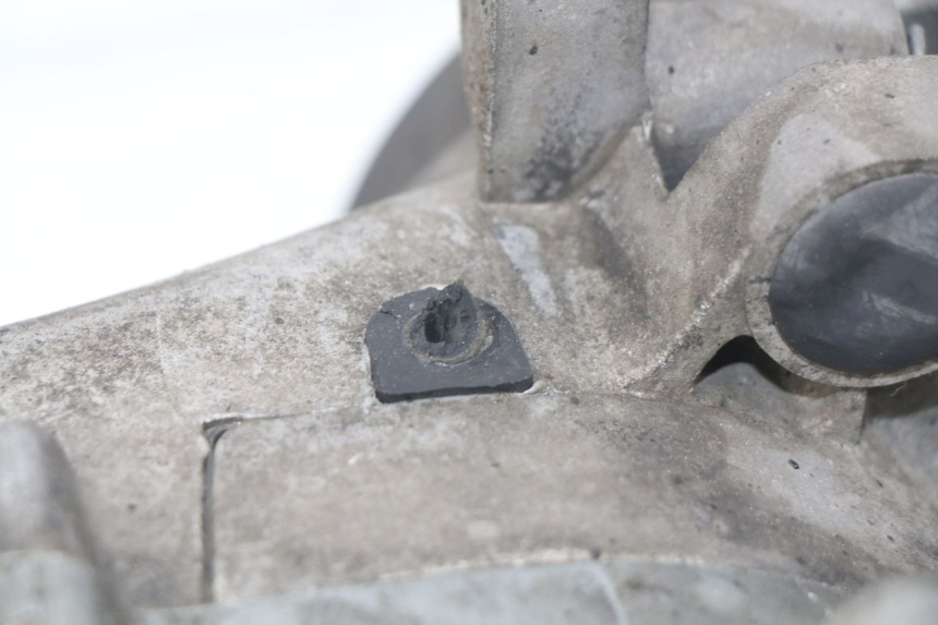 photo de MOTOR HAOTIAN HT125T-2 125 - Zoom op componenten