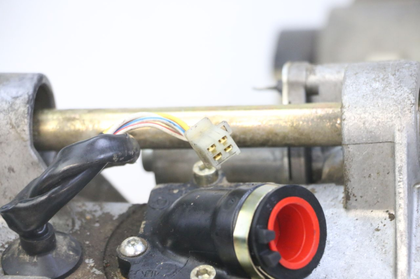 photo de MOTOR YAMAHA JOG R 50 (2004 - 2014) - Zoom op componenten