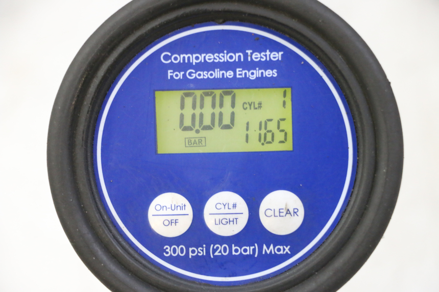 photo de MOTOR KAWASAKI ZR7 ZR-7 S 750 (1999 - 2004) - Zoom op gebruiksstaat