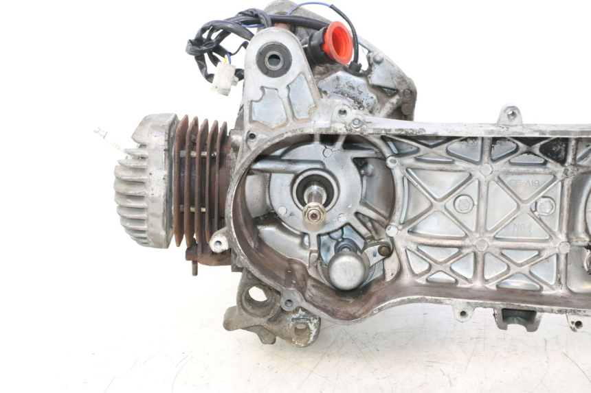 photo de MOTOR PEUGEOT KISBEE 2T 50 (2010 - 2017) - Zoom op gebruiksstaat