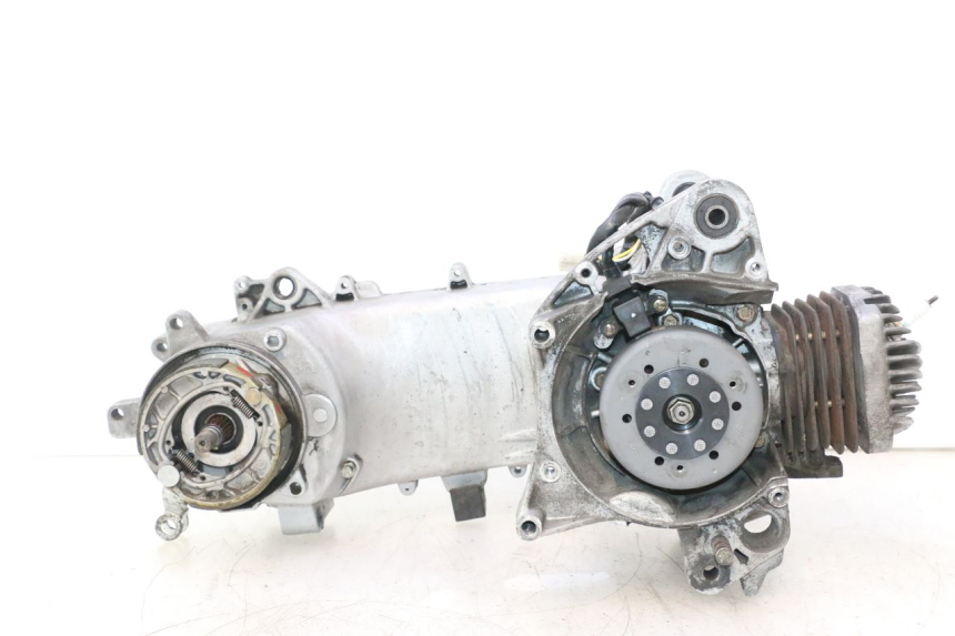 photo de MOTOR PEUGEOT KISBEE 2T 50 (2010 - 2017) - Zoom op componenten
