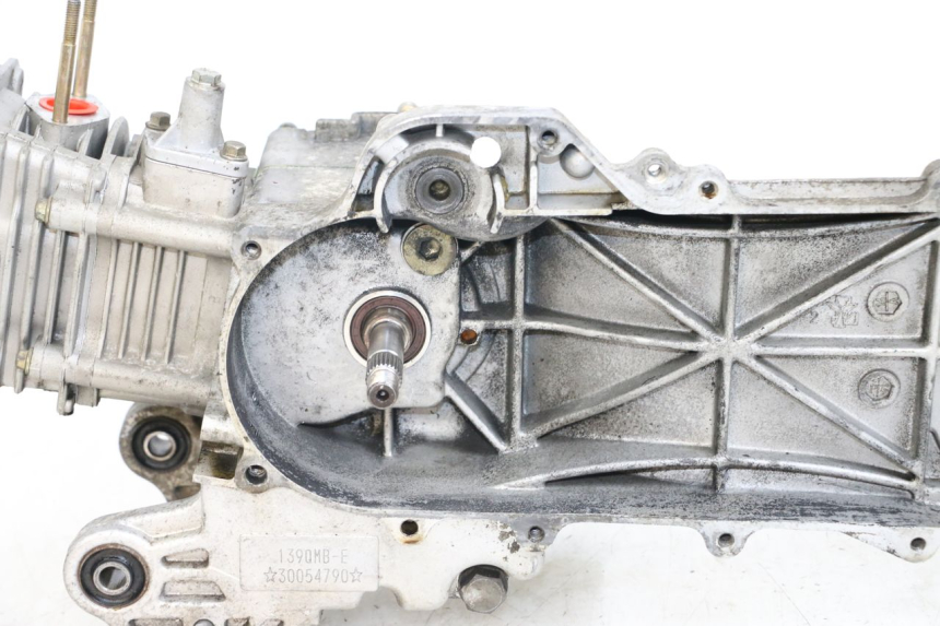 photo de MOTOR PEUGEOT KISBEE 4T 50 (2010 - 2017) - Kenmerkende details